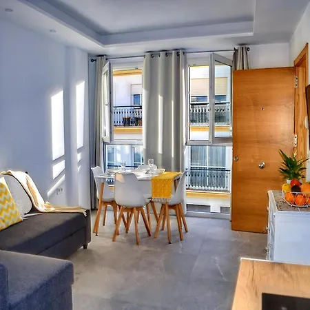 Apartment In Conil Near Stunning Beaches, Cleaning Included *