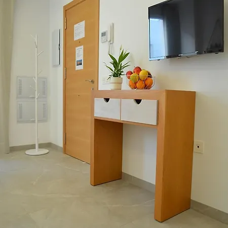Apartment In Conil Near Stunning Beaches, Cleaning Included *