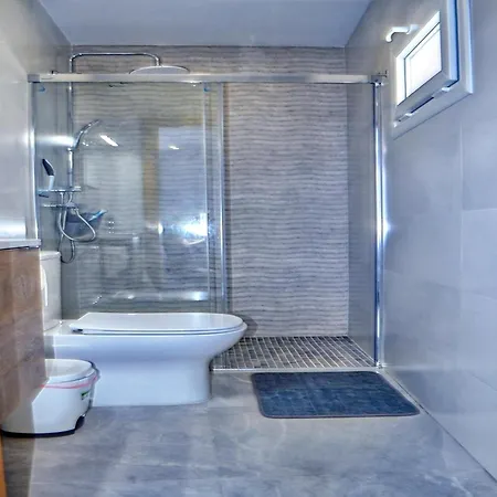 Apartment In Conil Near Stunning Beaches, Cleaning Included *