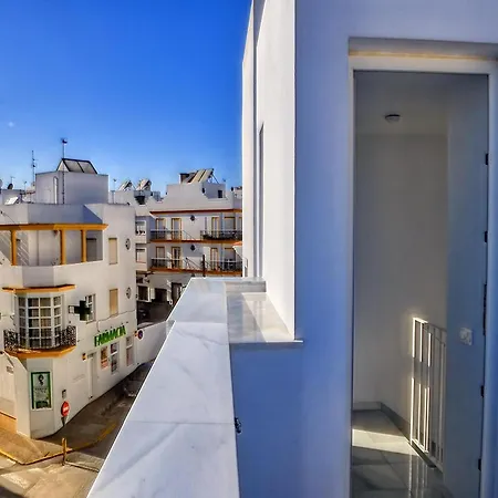 Apartment In Conil Near Stunning Beaches, Cleaning Included