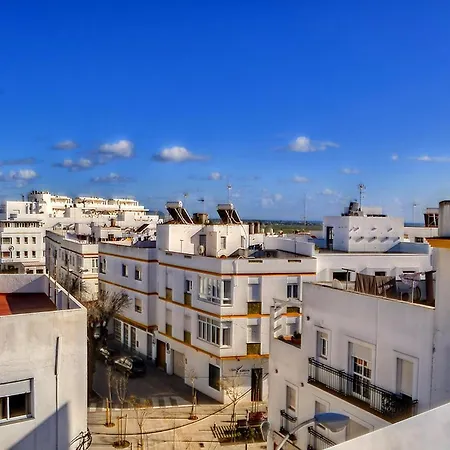 Apartment In Conil Near Stunning Beaches, Cleaning Included